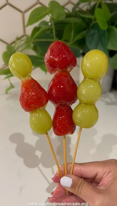 Tanghulu: Chinese Candied Fruit - cooking process